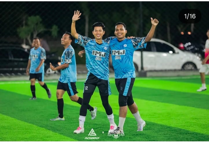 Bukan Sekadar Melatih Bola: Kisah Perjuangan Seorang Pelatih di Pondok Assalam Pelatih Hebat Dari Desa Pulau Jambu